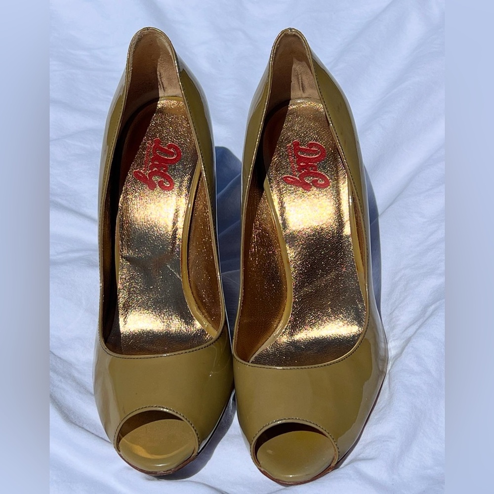 Dolce and Gabbana Olive Leather Heels